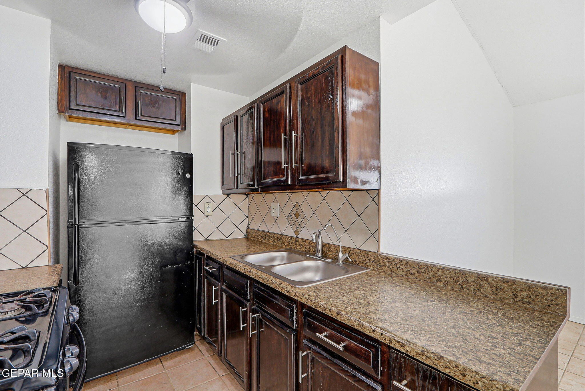 5421 Gate Ridge Circle El Paso, TX 79932 - Photo 19 of 43 19-web-or-mls-IMG_3518
