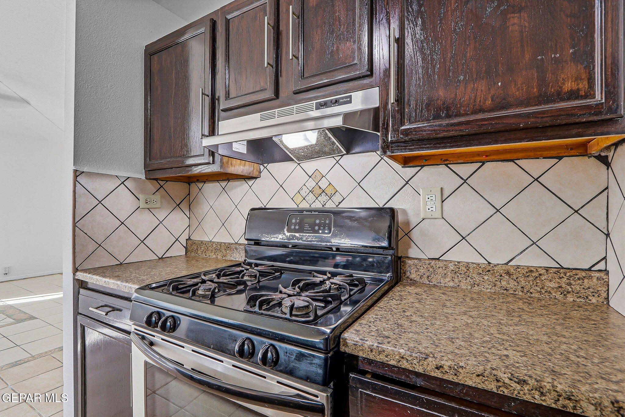 5421 Gate Ridge Circle El Paso, TX 79932 - Photo 21 of 43 21-web-or-mls-IMG_3532