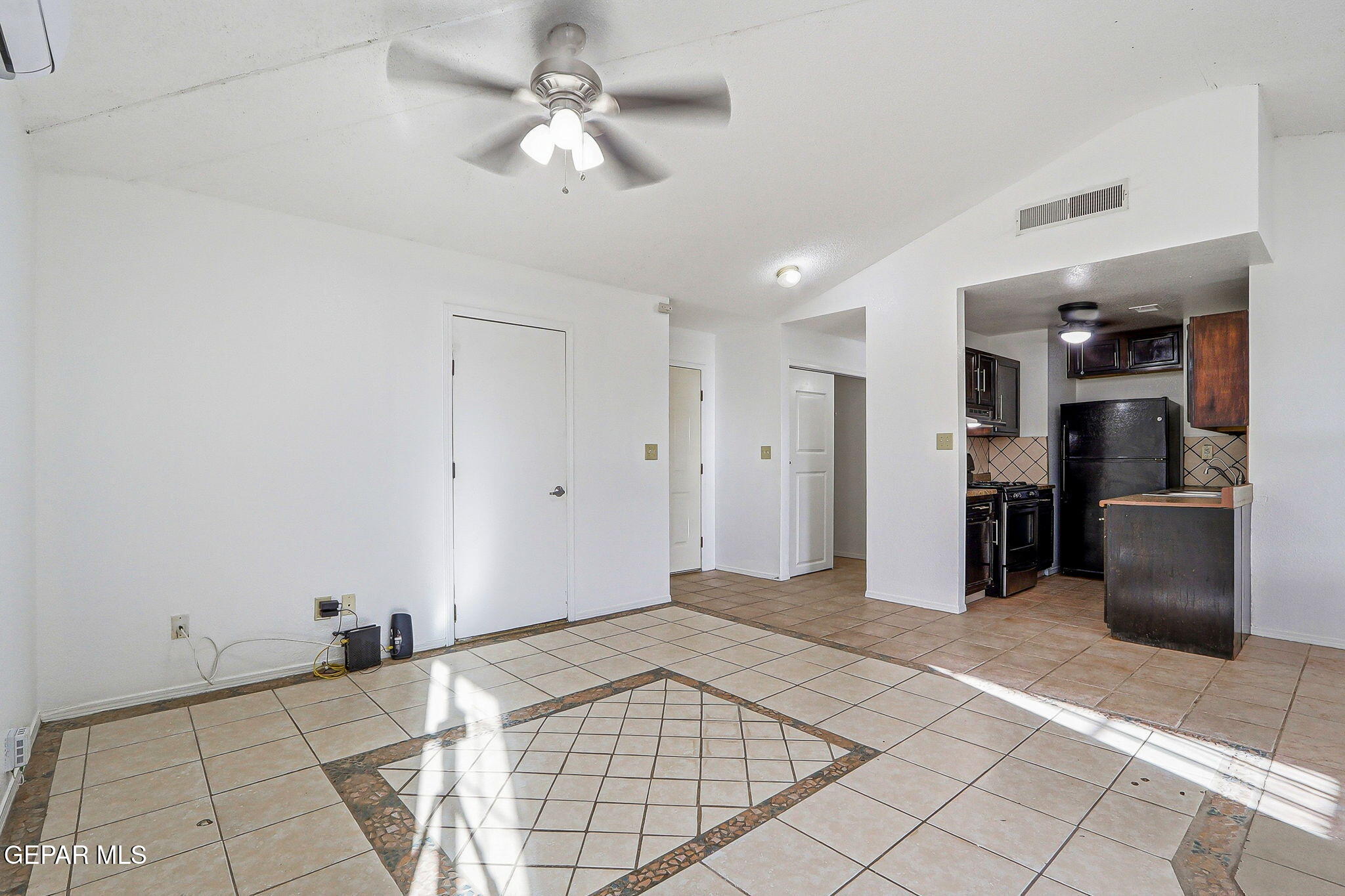 5421 Gate Ridge Circle El Paso, TX 79932 - Photo 10 of 43 10-web-or-mls-IMG_3469