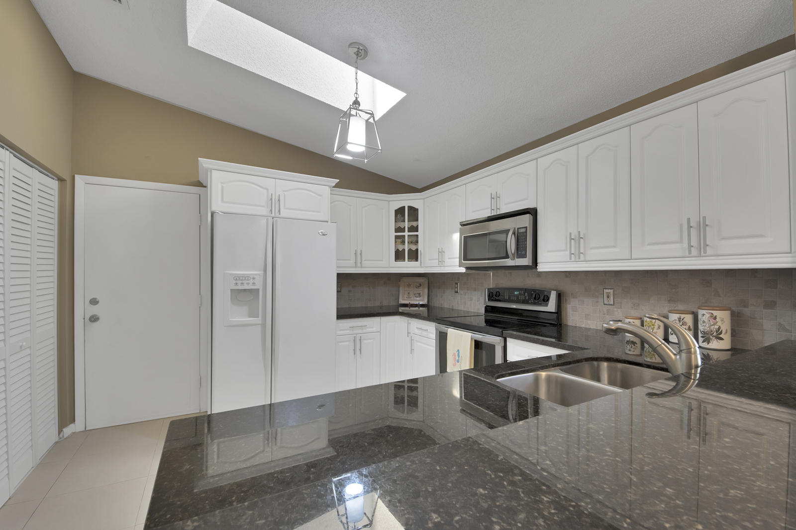 4551 Ketch Court Boynton Beach, FL 33436 - Photo 13 of 31 0H1A0276