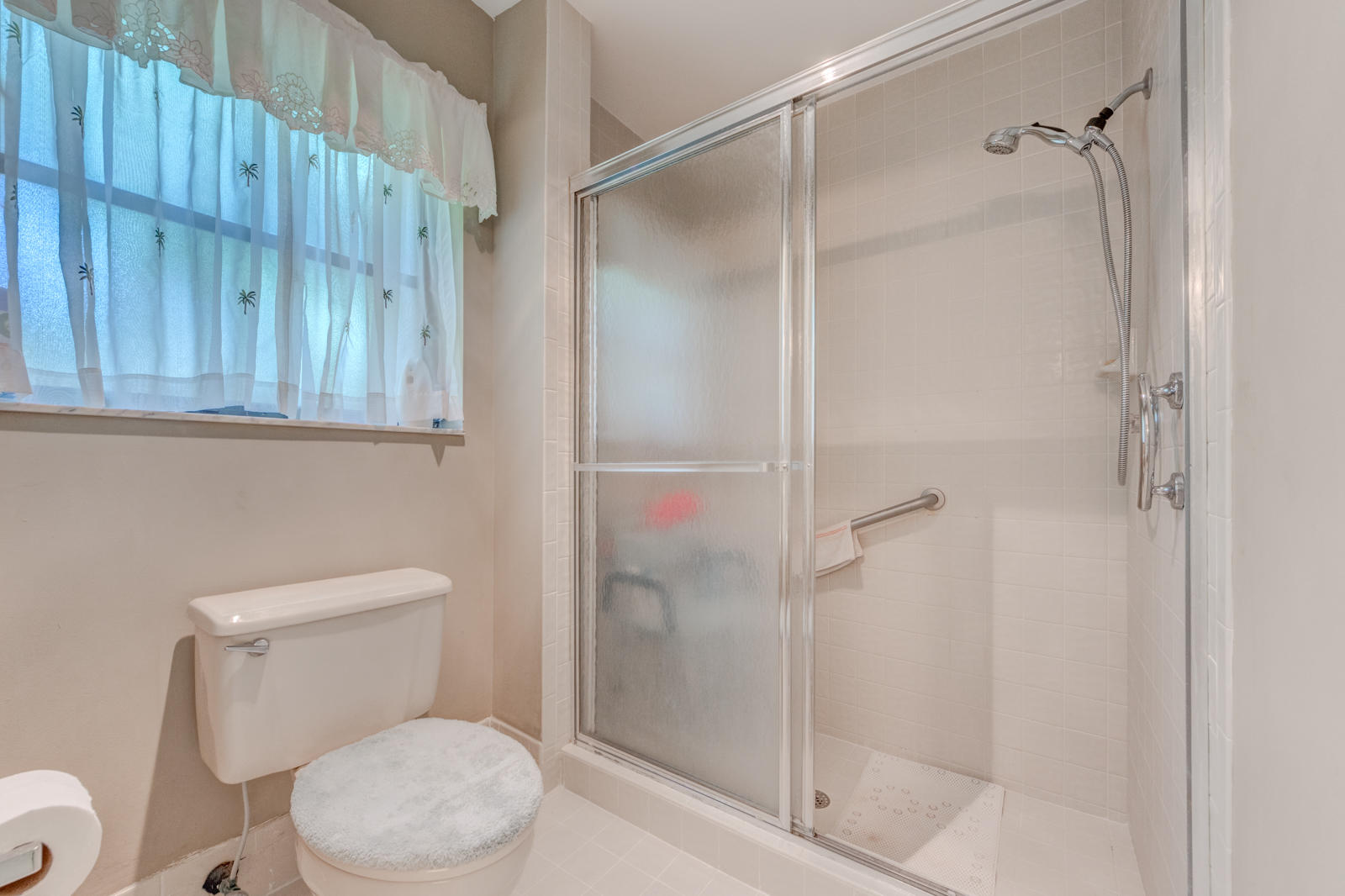 4551 Ketch Court Boynton Beach, FL 33436 - Photo 17 of 31 Master bath