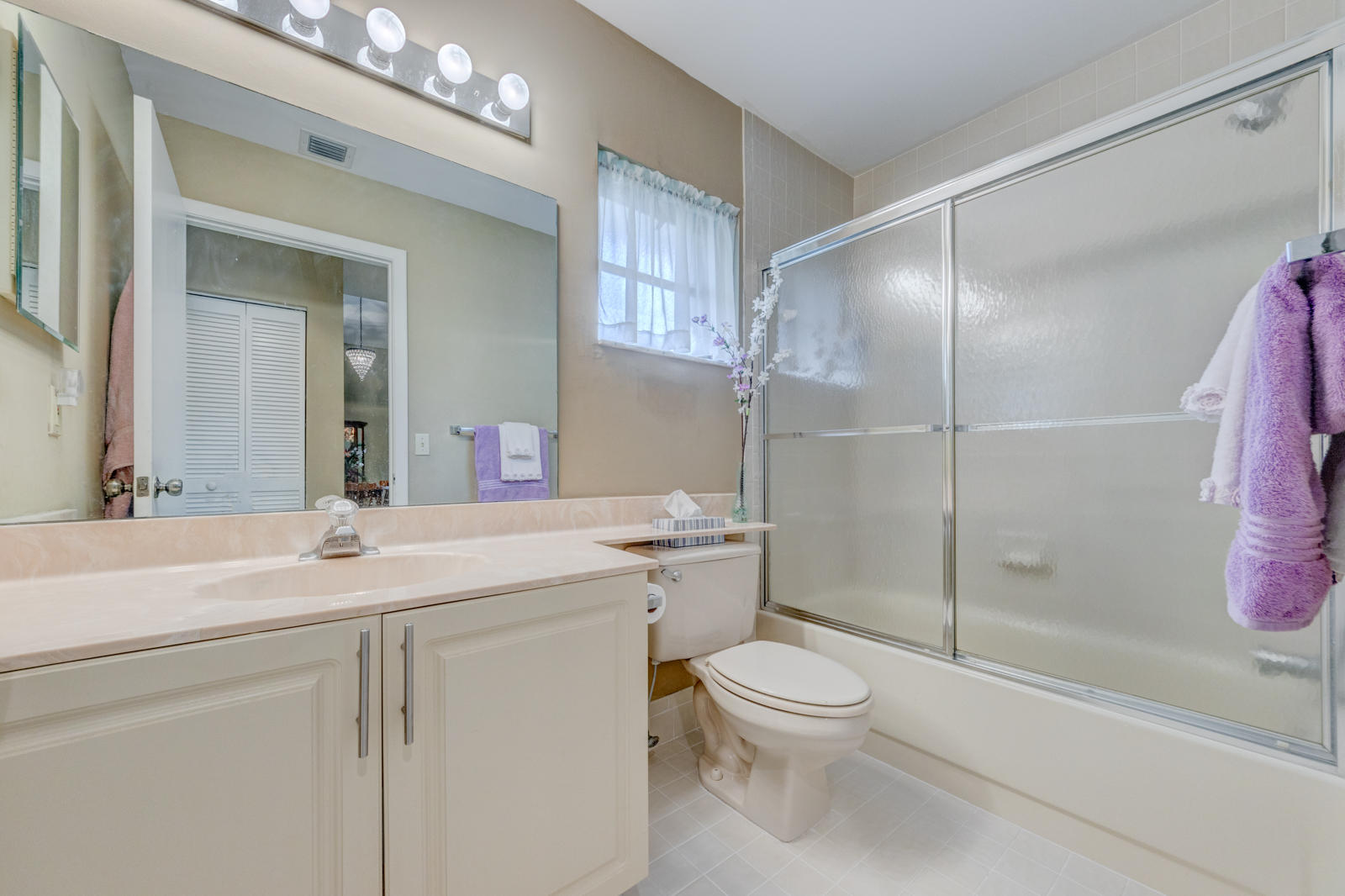 4551 Ketch Court Boynton Beach, FL 33436 - Photo 21 of 31 Second full bath