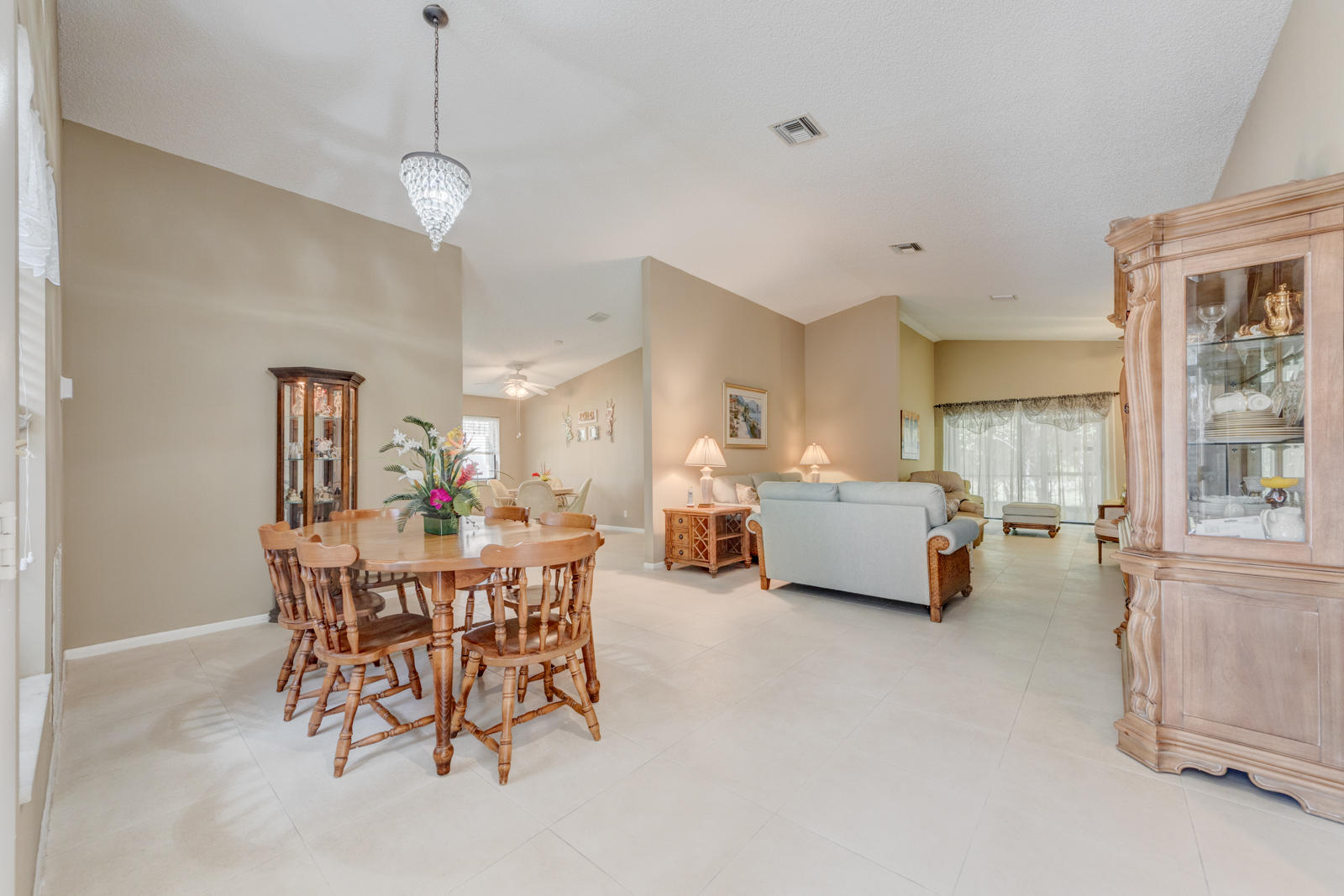4551 Ketch Court Boynton Beach, FL 33436 - Photo 5 of 31 Dining/living
