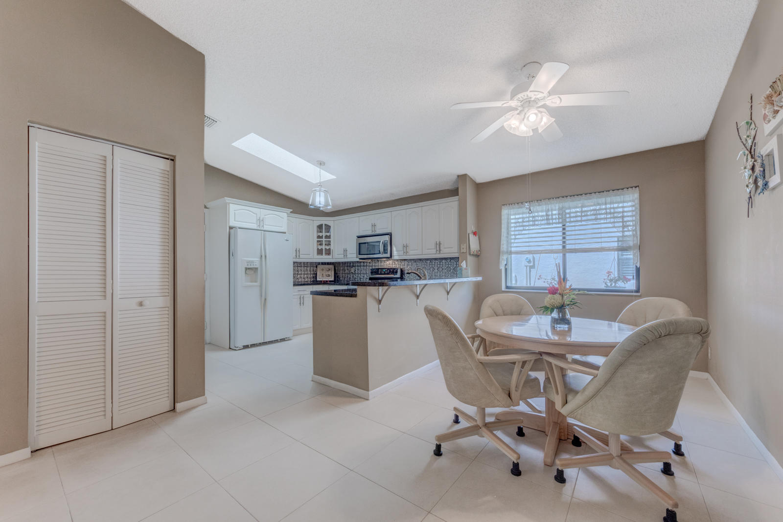 4551 Ketch Court Boynton Beach, FL 33436 - Photo 10 of 31 kitchen/breakfast