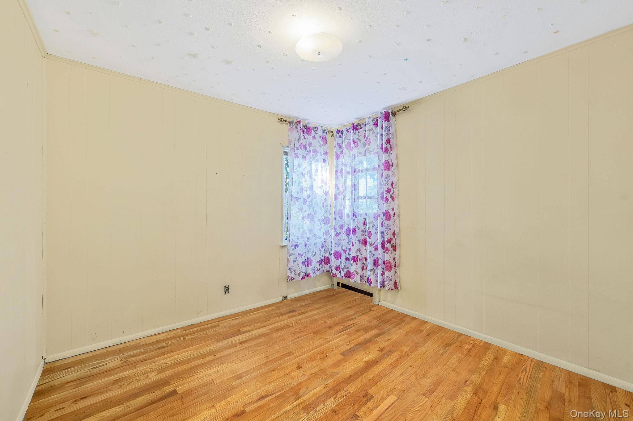 2001 North Jerusalem Road East Meadow, NY 11554 - Photo 14 of 31 a view of a room with an empty space