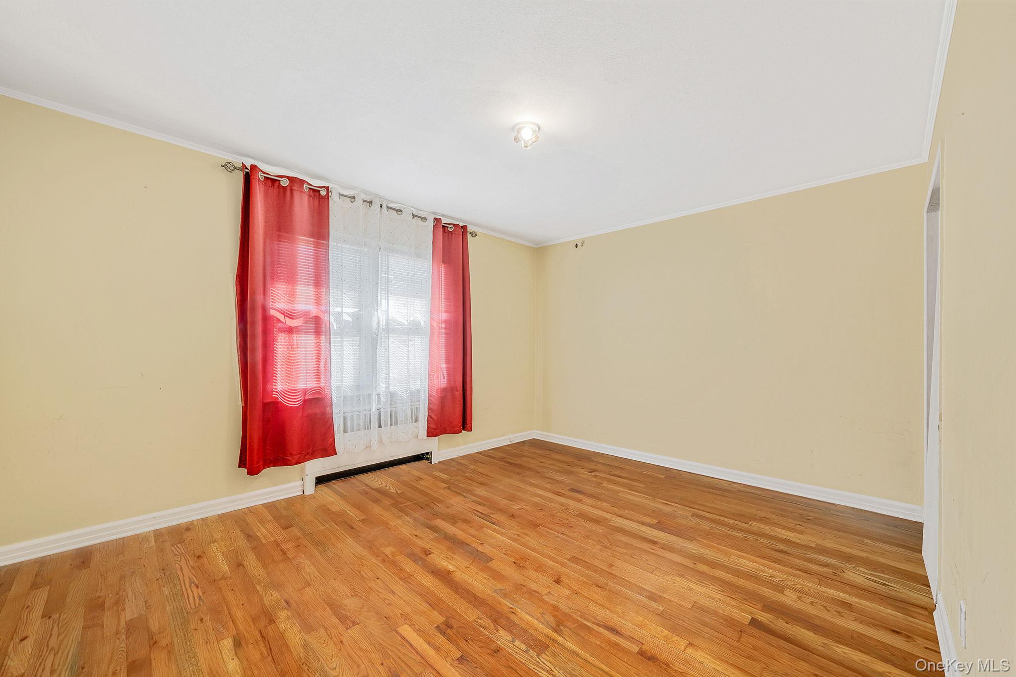 2001 North Jerusalem Road East Meadow, NY 11554 - Photo 16 of 31 a view of a room with wooden floor and entryway