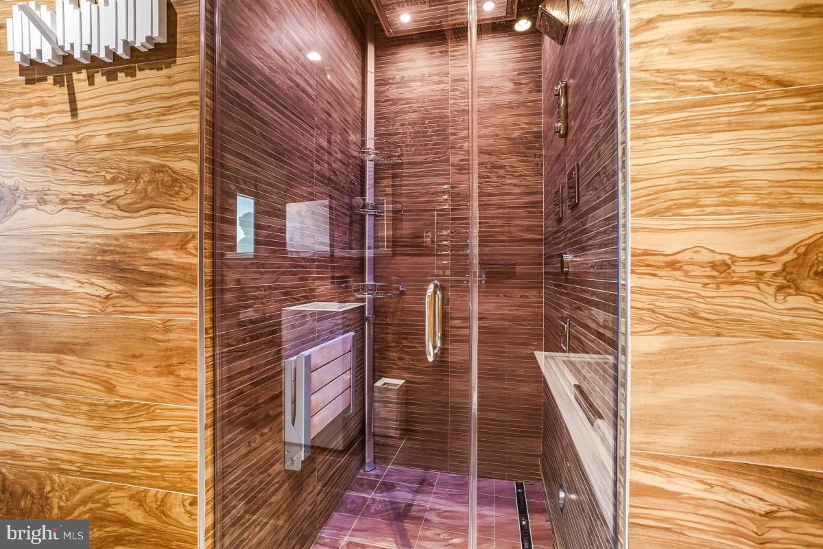 1700 Kalorama Road Northwest, Unit 407 Washington, DC 20009 - Photo 20 of 30 a bathroom with a shower