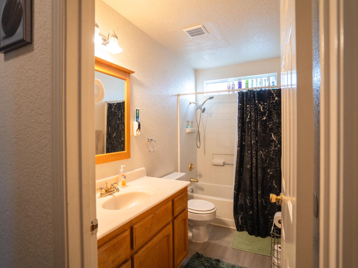 913 Jayhawk Way Modesto, CA 95358 - Photo 10 of 16 Downstairs Bathroom