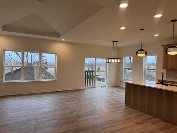 $639,900 | W149-n11976 W149-n11976 Red Holly Drive, Germantown, WI 53022