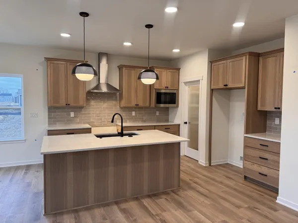 $639,900 | W149-n11976 W149-n11976 Red Holly Drive, Germantown, WI 53022