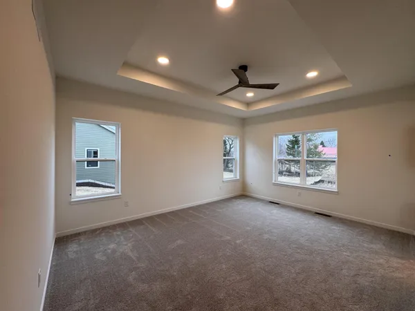 $639,900 | W149-n11976 W149-n11976 Red Holly Drive, Germantown, WI 53022