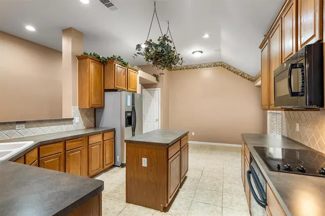 $2,400 | 5404 Fairfax Court, McKinney, TX 75072