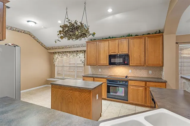 $2,400 | 5404 Fairfax Court, McKinney, TX 75072