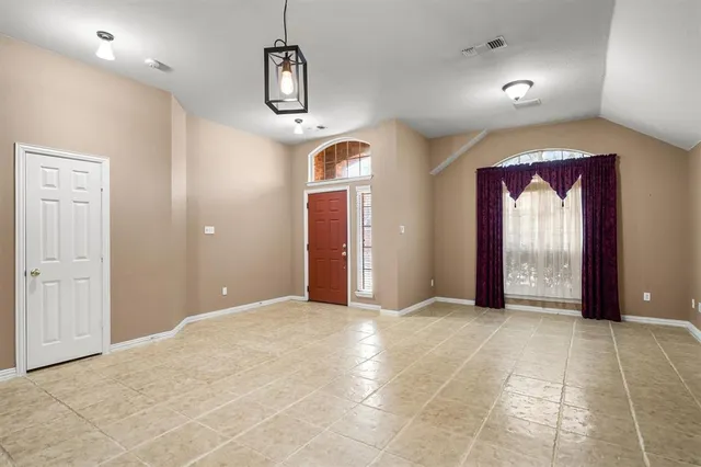 $2,400 | 5404 Fairfax Court, McKinney, TX 75072