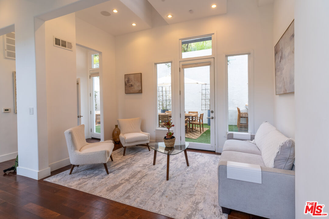 1857 North Beverly Drive Beverly Hills, CA 90210 - Photo 9 of 34