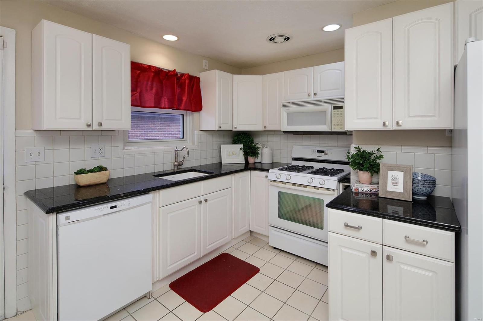 9248 Litzsinger Road St. Louis, MO 63144 - Photo 6 of 12 Gallery Image 6