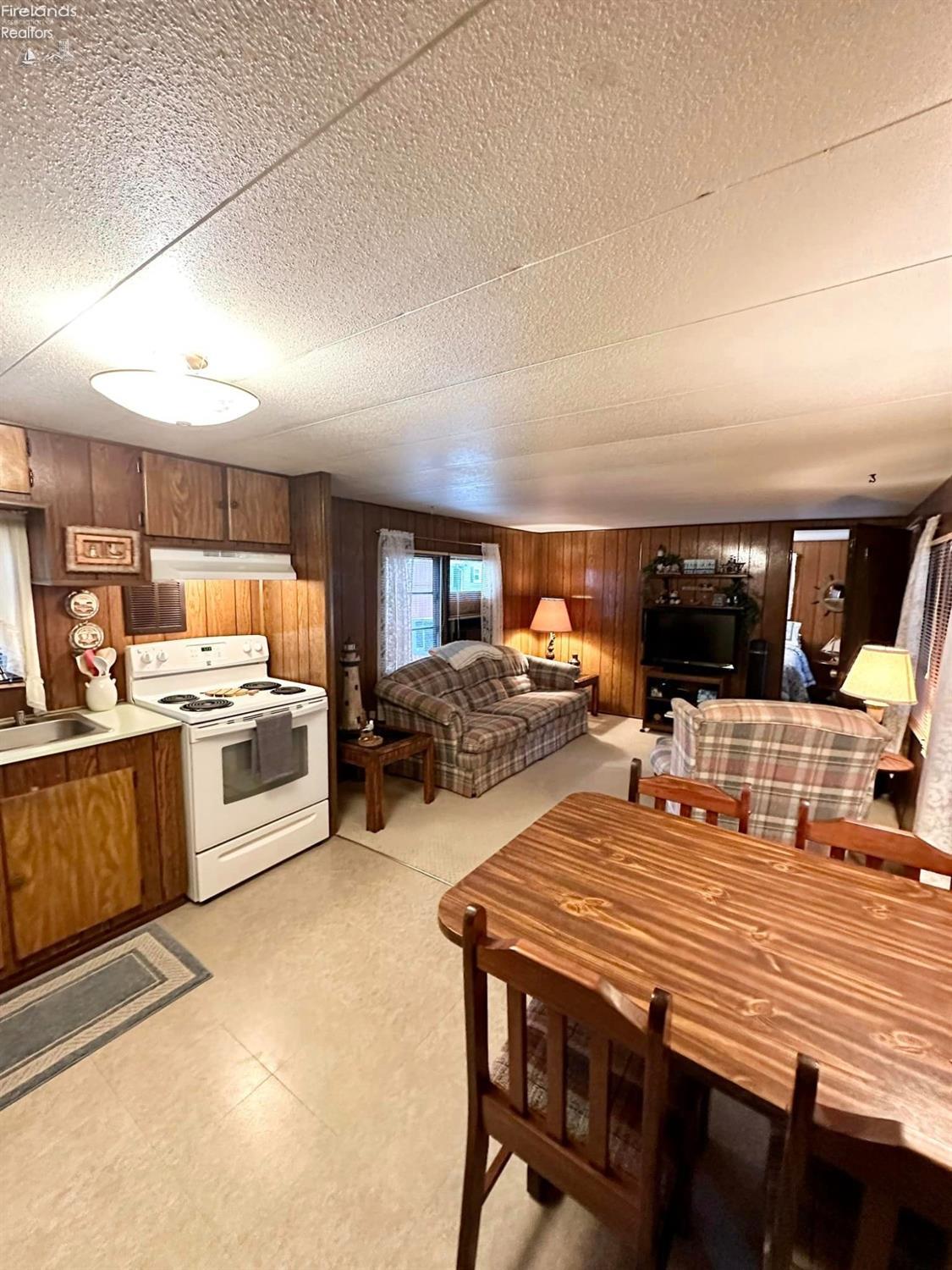 7401 East Harbor Road, Unit 41 Lakeside Marblehead, OH 43440 - Photo 4 of 13 Gallery Image 4
