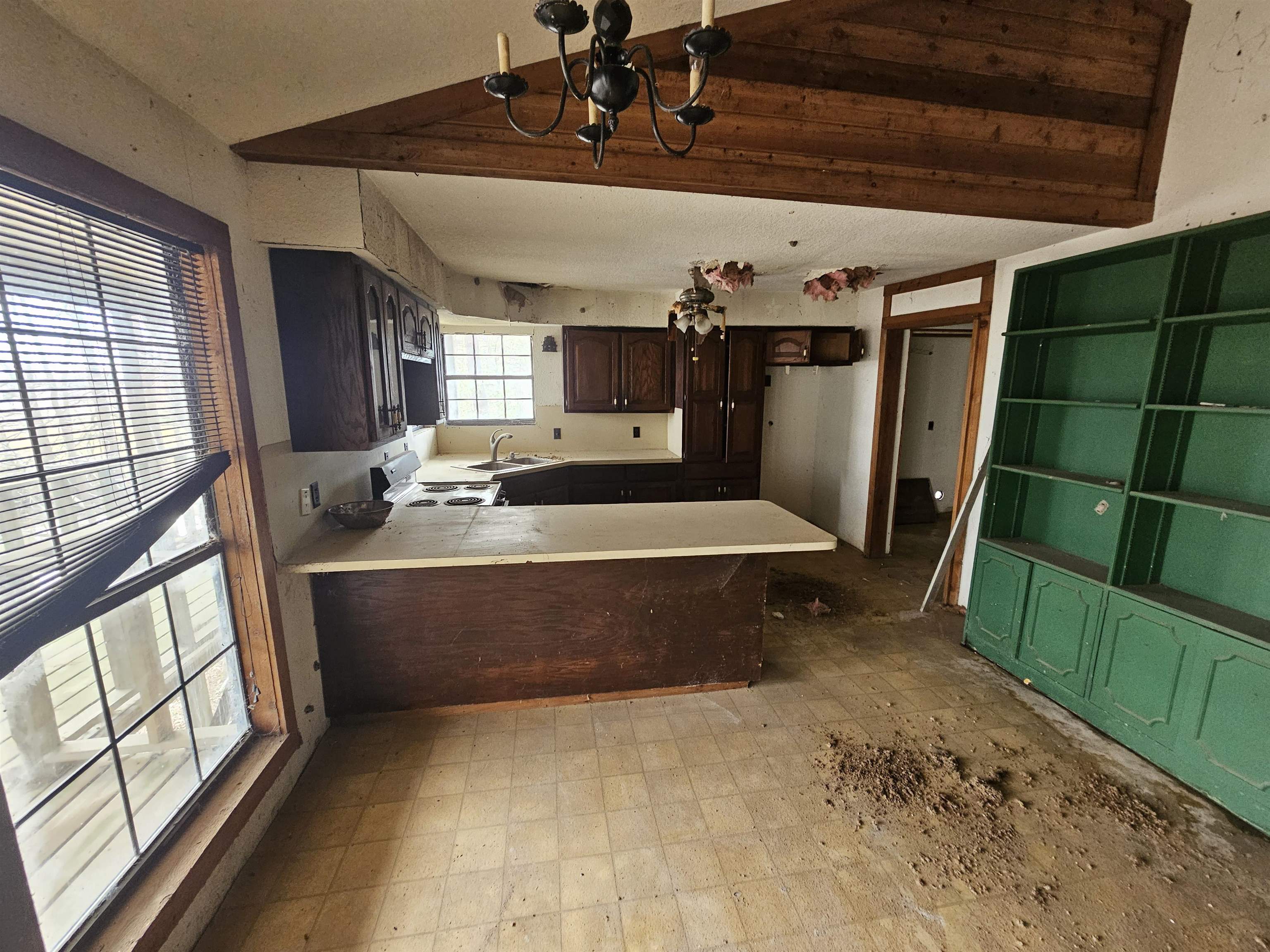 17089 Boondocks Road Beaumont, TX 77705 - Photo 3 of 12