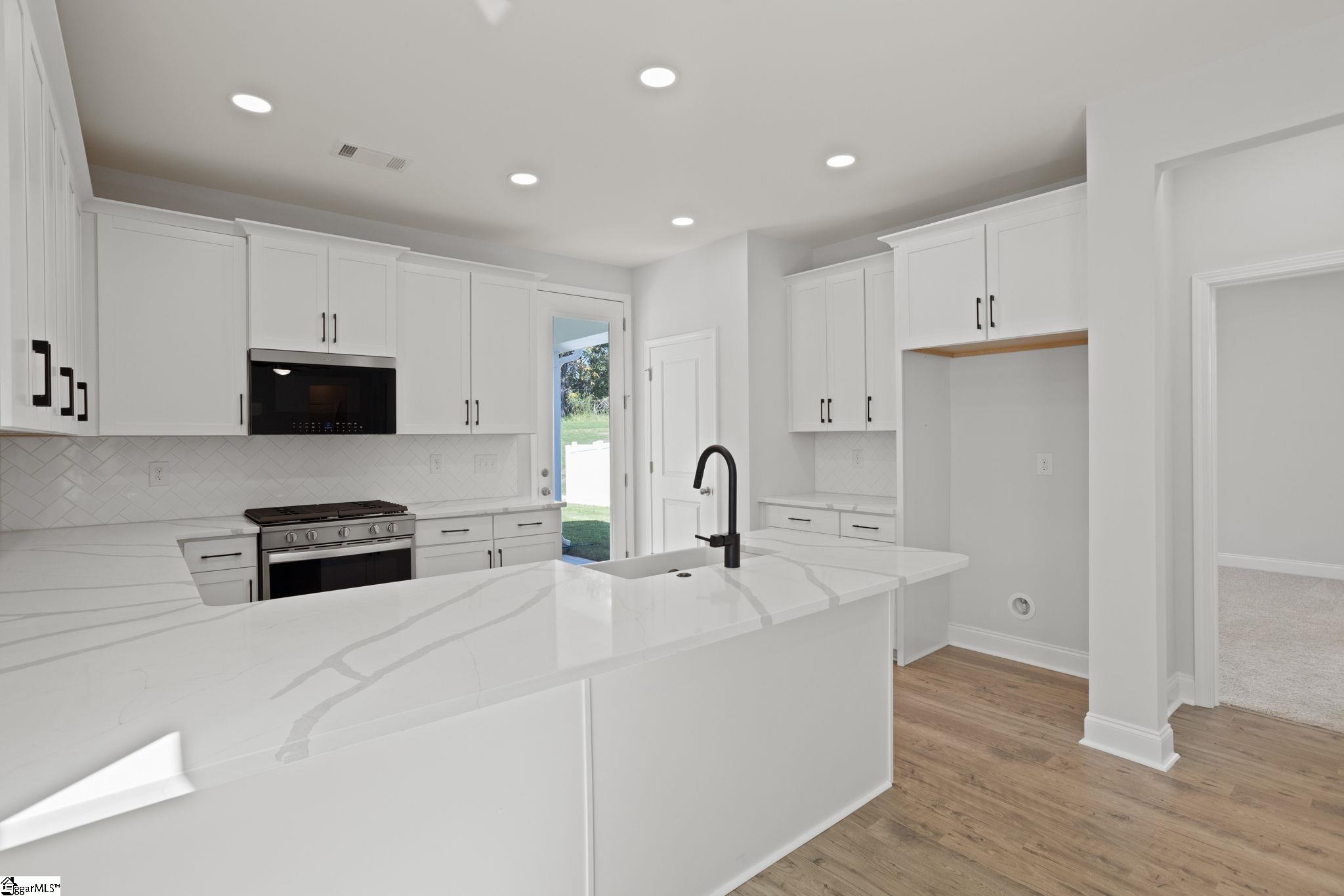 8 Gressette Place Simpsonville, SC 29681 - Photo 3 of 45