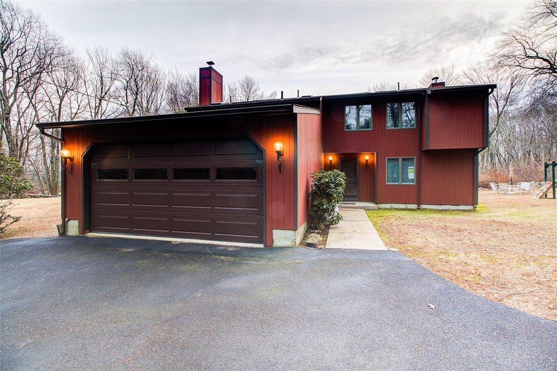 1450 S Road East Greenwich, RI 02818 - Photo 1 of 36 Gallery Image 1