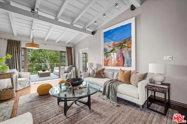 $1,725,000 | 3074 Lake Hollywood Drive, Los Angeles, CA 90068