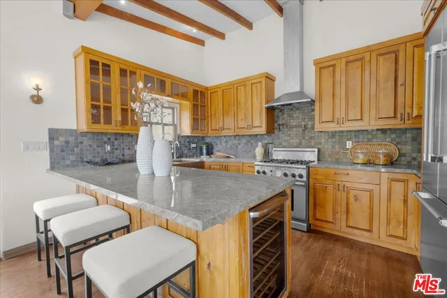 $1,725,000 | 3074 Lake Hollywood Drive, Los Angeles, CA 90068