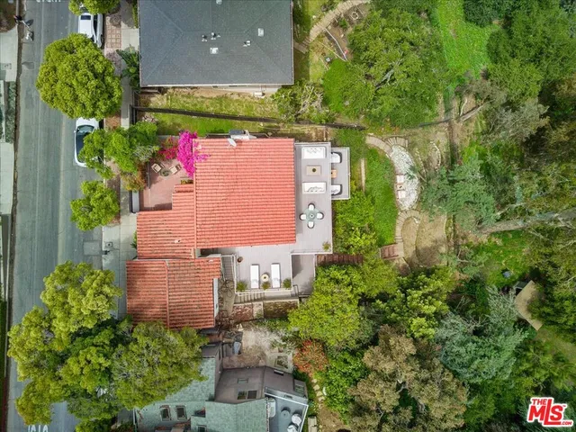 $1,725,000 | 3074 Lake Hollywood Drive, Los Angeles, CA 90068