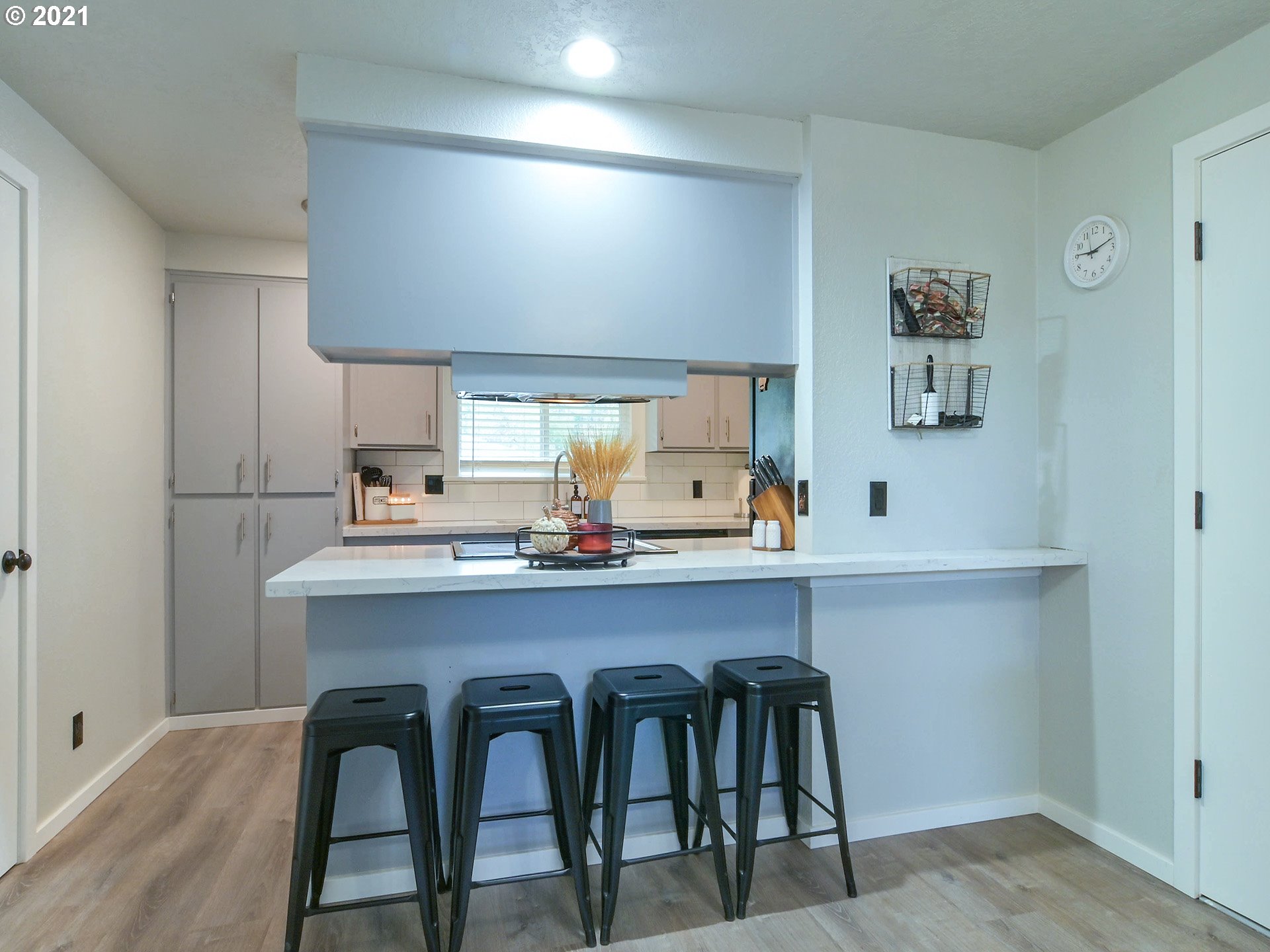 7120 B Street Springfield, OR 97478 - Photo 9 of 32 a kitchen with a table and chairs in it