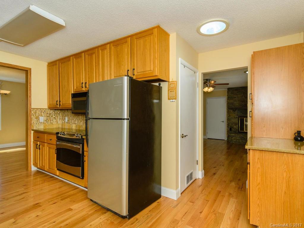 471 Windsor Road Asheville, NC 28804 - Photo 7 of 24 Gallery Image 7