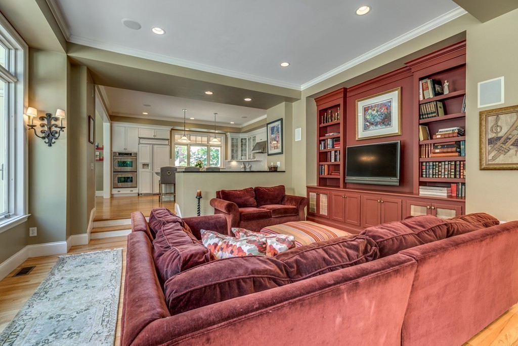 10 Ledgewood Road Winchester, MA 01890 - Photo 10 of 30 Gallery Image 10