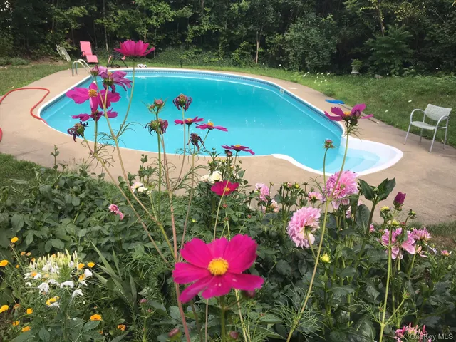 a view of a outdoor space