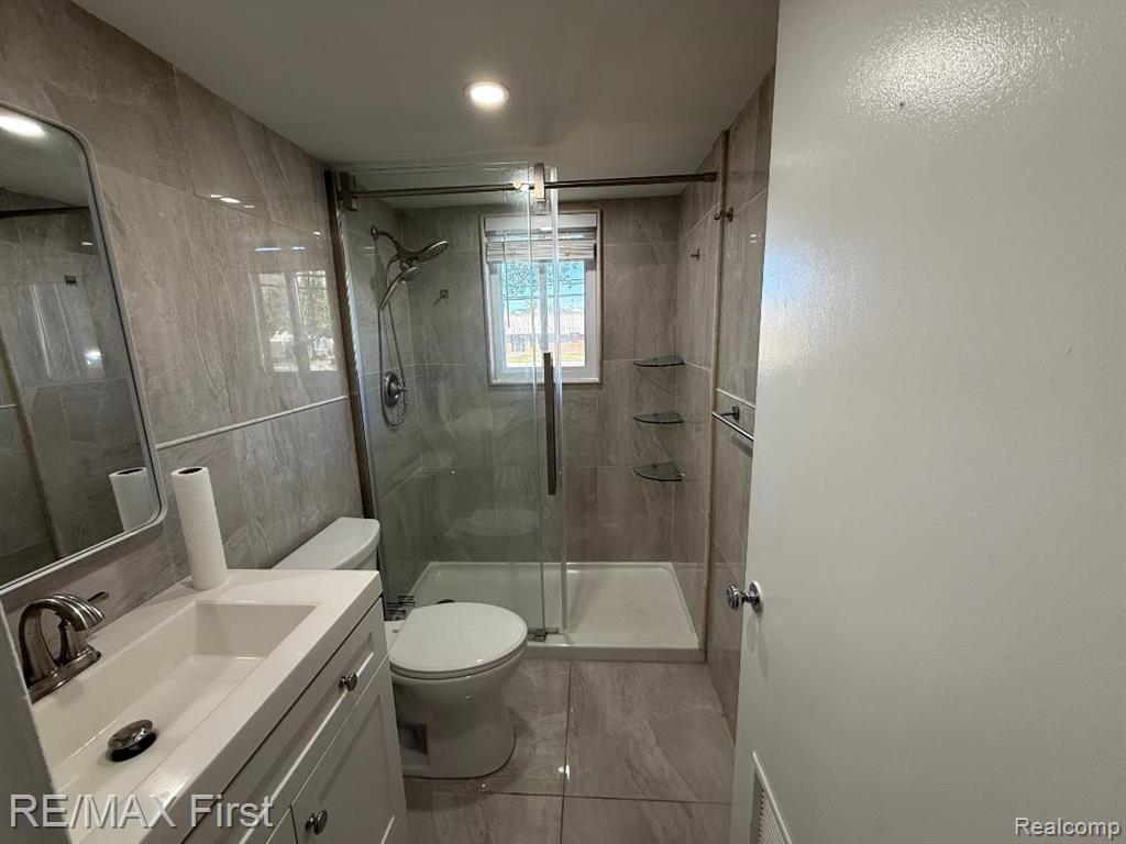29638 Hoover Road, Unit 638 Warren, MI 48093 - Photo 12 of 25