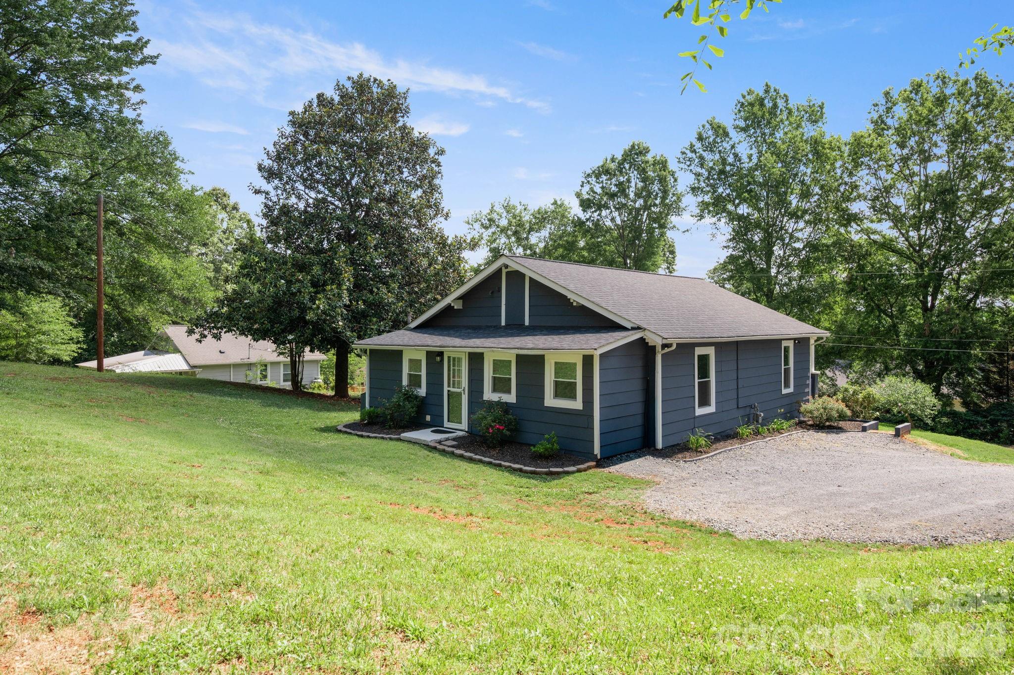 147 North Hillside Street Rutherfordton, NC 28139 - Photo 5 of 35