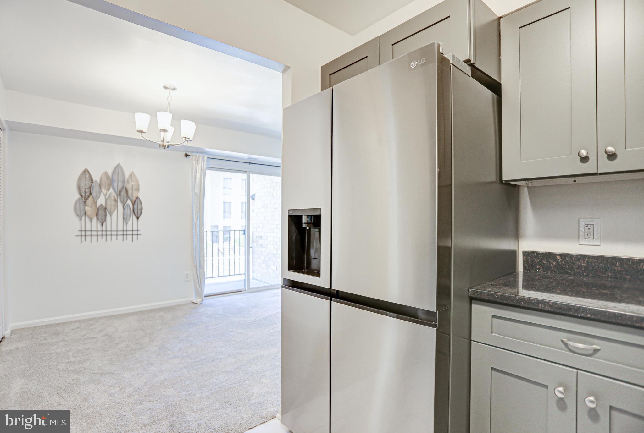 6143 Edsall Road, Unit K Alexandria, VA 22304 - Photo 10 of 24 Fully upgraded kitchen