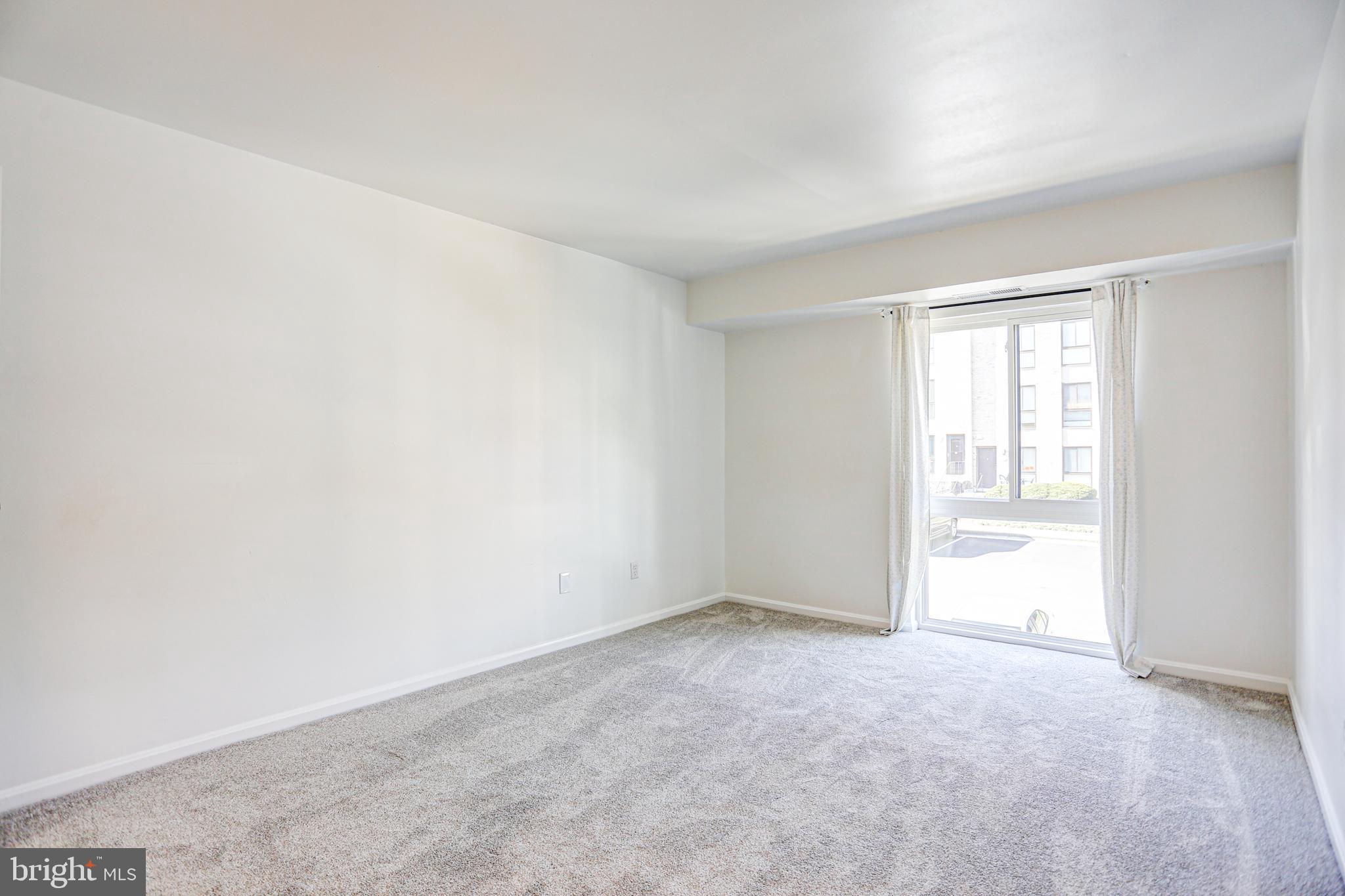 6143 Edsall Road, Unit K Alexandria, VA 22304 - Photo 14 of 24 Large primary bedroom
