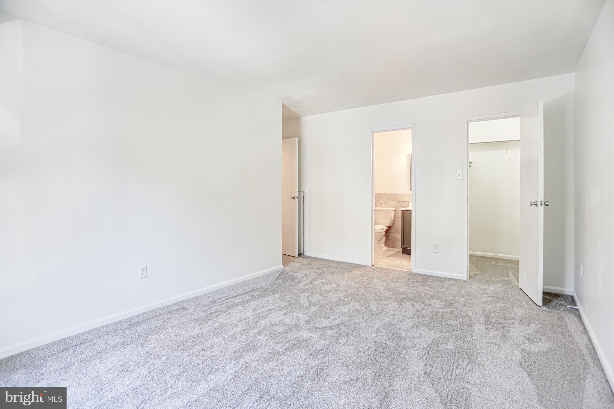 6143 Edsall Road, Unit K Alexandria, VA 22304 - Photo 15 of 24 Walk-in closet