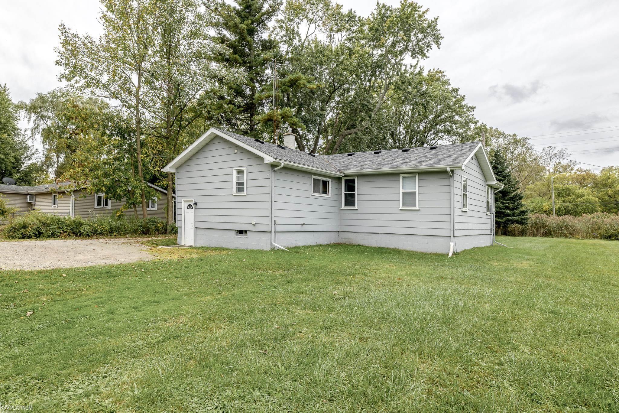 2194 Michigan Road Port Huron, MI 48060 - Photo 30 of 41 50156632-3bef8174-337e-4e9b-a8fe-11b3e3f1e7bb.JPG