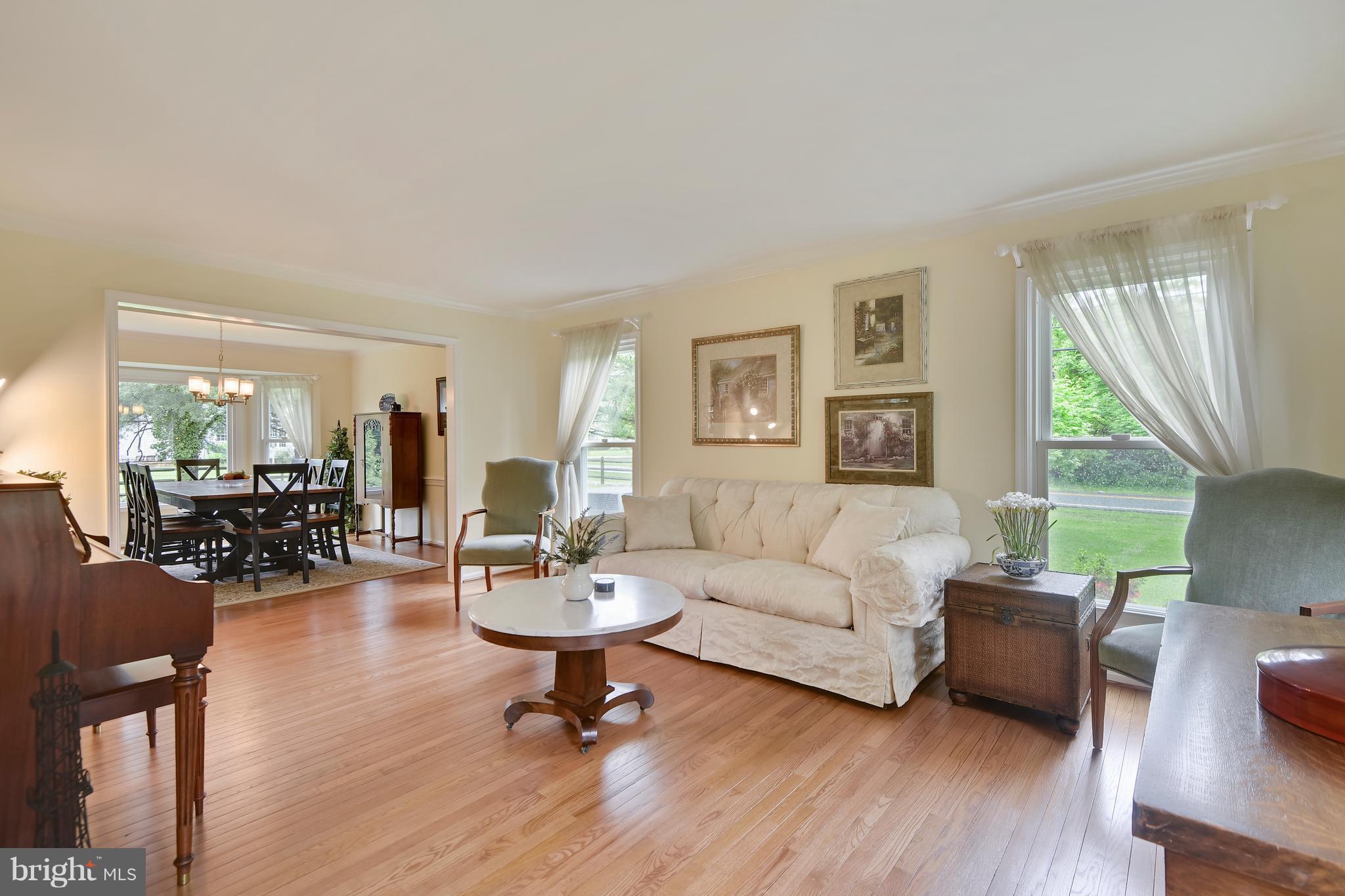 1478 Sharps Point Road Annapolis, MD 21409 - Photo 5 of 30 Spacious and sun-filled living room