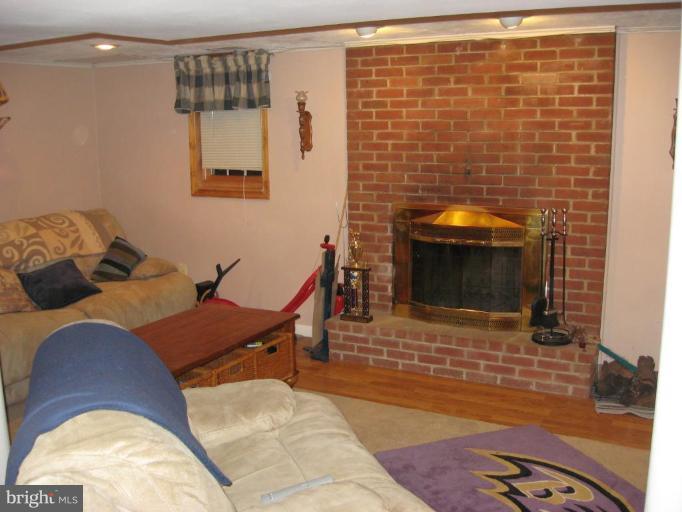 438 West Maple Road Linthicum Heights, MD 21090 - Photo 9 of 11 Family Room