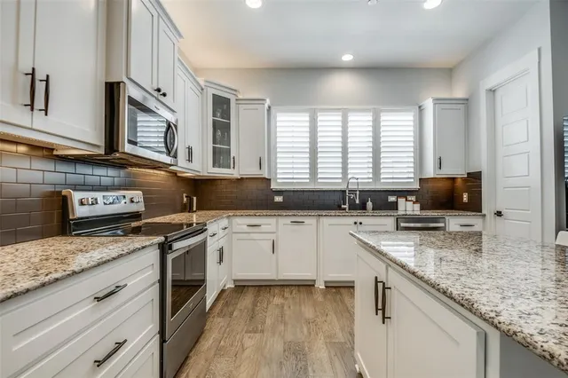 $425,000 | 219 South Village Way, Lewisville, TX 75057