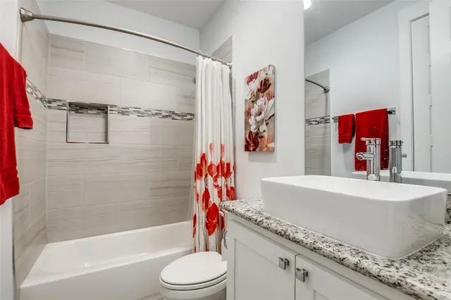 $425,000 | 219 South Village Way, Lewisville, TX 75057