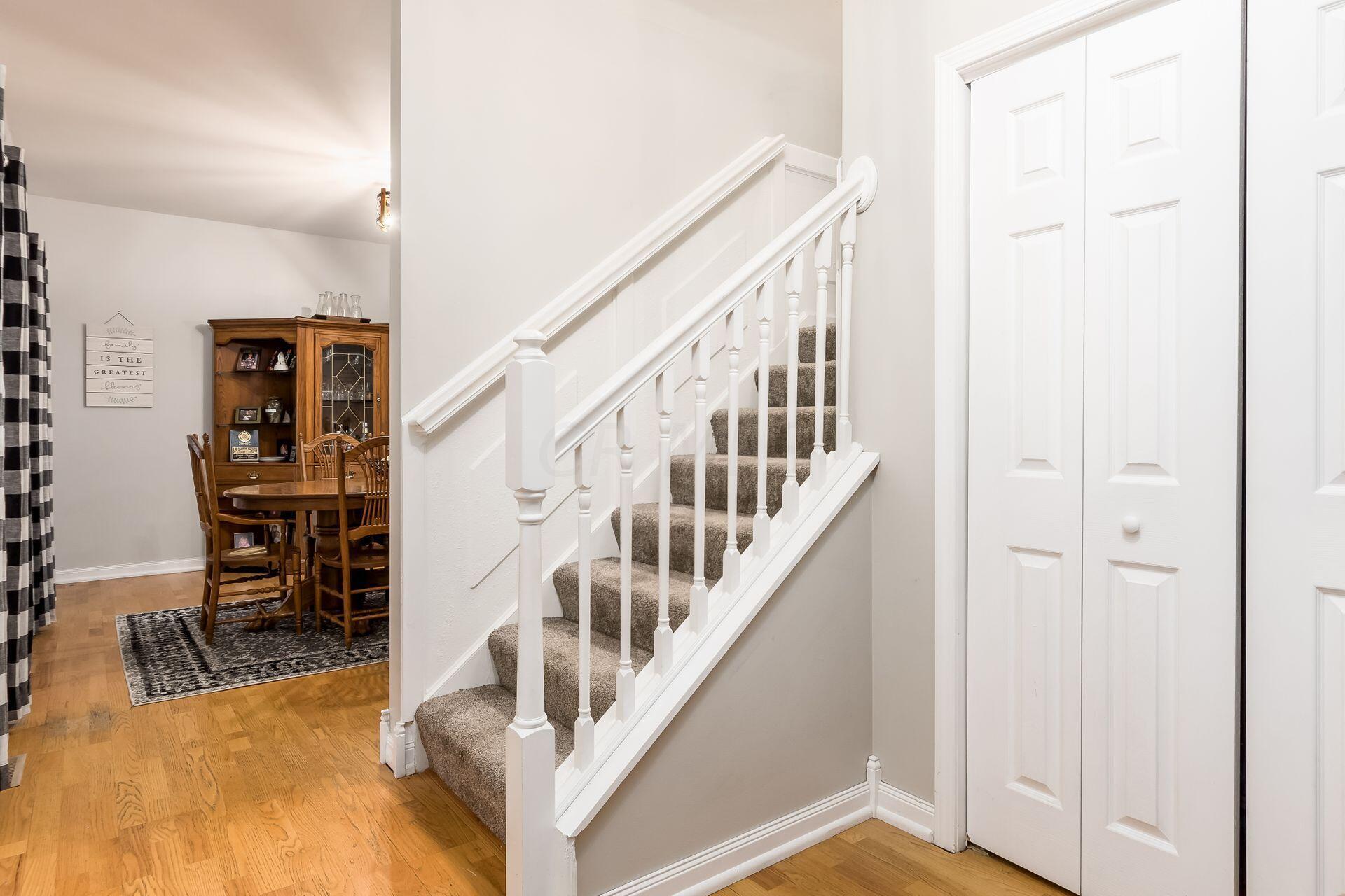 5350 Spring Hill Road Southeast Heath, OH 43056 - Photo 5 of 28 Foyer