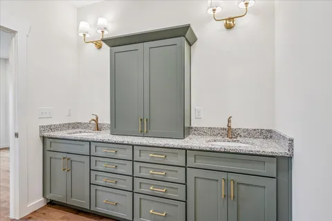 $499,900 | 961 Collins Lane, Huntland, TN 37345