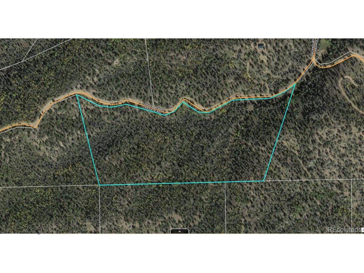 27 Copper Mtn Road Cotopaxi, CO 81223 - Photo 11 of 24 a black and white photo of a room