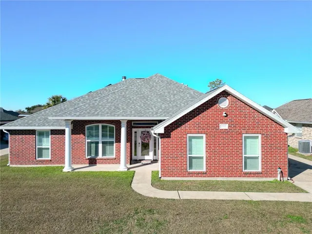 $279,000 | 2305 Country Club Drive, Laplace, LA 70068