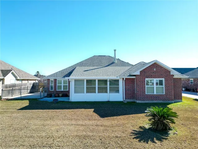 $279,000 | 2305 Country Club Drive, Laplace, LA 70068