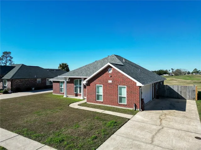 $279,000 | 2305 Country Club Drive, Laplace, LA 70068