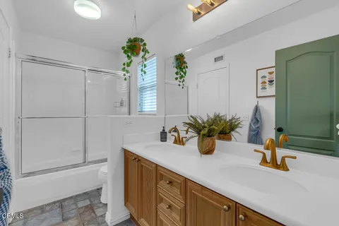 $1,098,000 | 28067 Liana Lane, Valencia, CA 91354