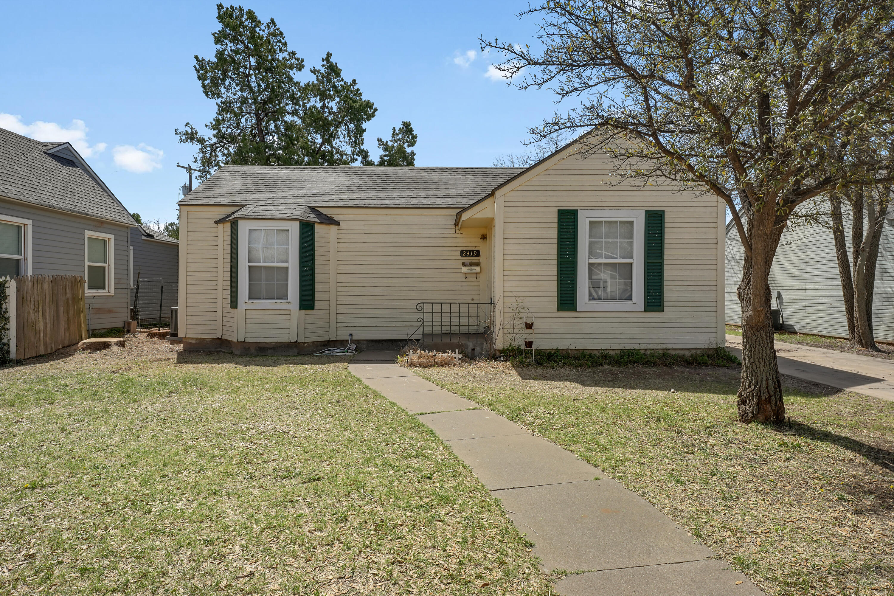 2419 25th Street Lubbock, TX 79411 - Photo 2 of 21 DSC00834