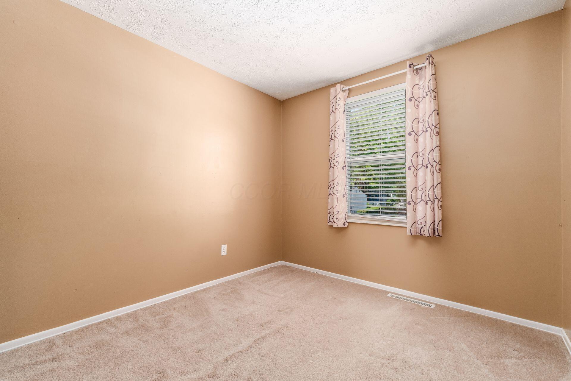 3358 Fontaine Road Columbus, OH 43232 - Photo 20 of 33 Bedroom 2